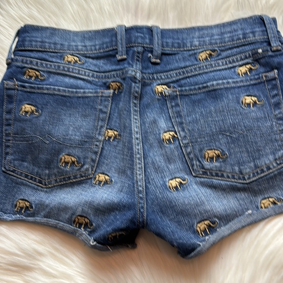 Lucky Brand Malibu Short with Elephants Size 2/26 - Picture 3 of 6
